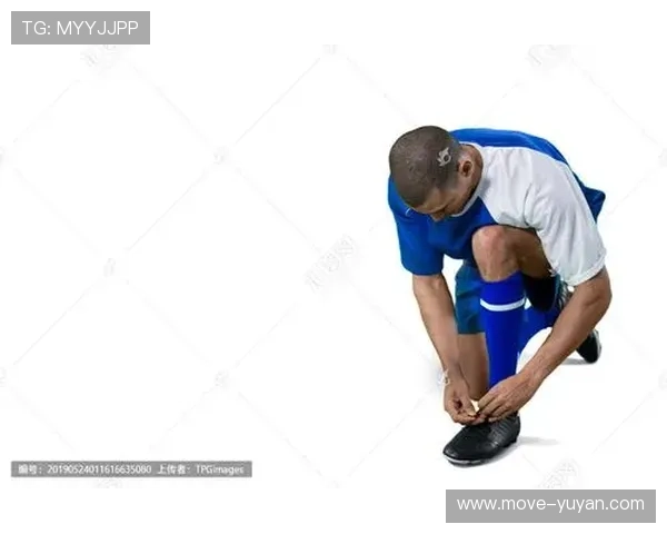 足球明星系鞋带技巧大揭秘，学习他们的独特方式提升你的球场表现